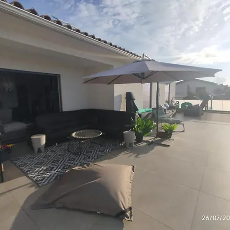 Nyaraló Entre Mer, Montagnes, Etangs Et Rivieres *