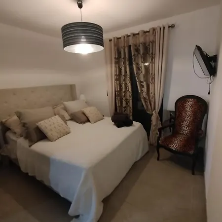 Entre Mer, Montagnes, Etangs Et Rivieres Nyaraló *