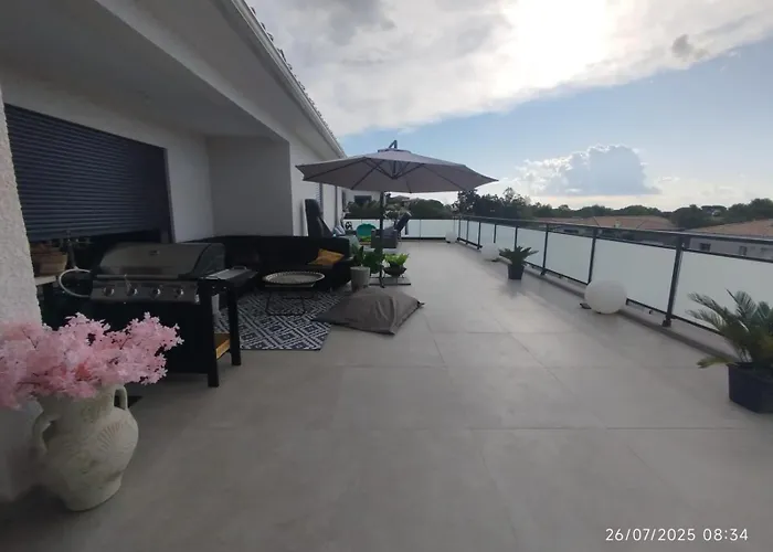 Entre Mer, Montagnes, Etangs Et Rivieres * 文蒂塞里